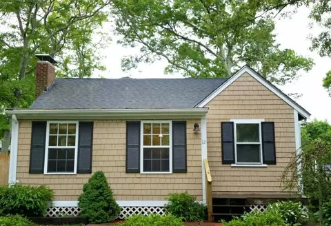 12 Parkwood Dr, Wareham, MA 02571 photo 2