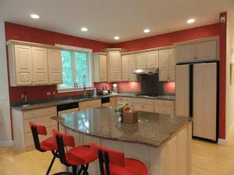 21 Greensward Rd, Mashpee, MA 02649 photo 2