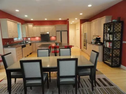 21 Greensward Rd, Mashpee, MA 02649 photo 3