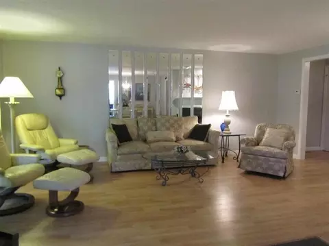 727 Main St #E2, Osterville, MA 02655 photo 3