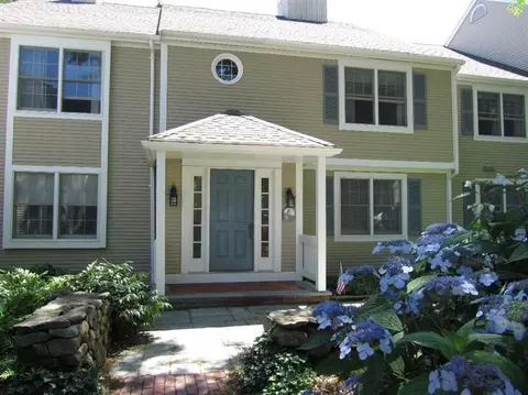 727 Main St #E2, Osterville, MA 02655 photo 1