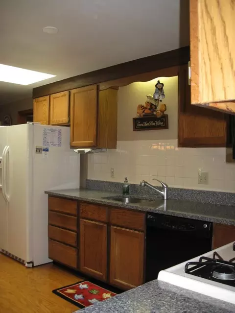 102 Pineview Dr, Cotuit, MA 02635 photo 4