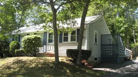 388 Cotuit Rd, Mashpee, MA 02649 photo 1