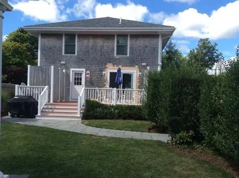 298 Ocean St, Hyannis, MA 02601 photo 3