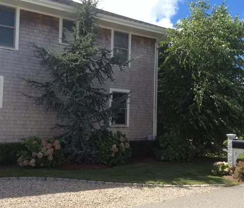 298 Ocean St, Hyannis, MA 02601 photo 2
