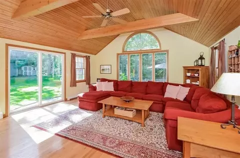 18 Windsor Way, Mashpee, MA 02649 photo 8