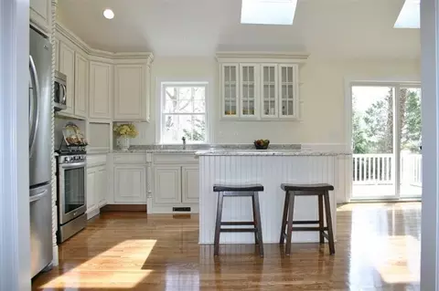 49 Schooner Ln, Hyannis, MA 02601 photo 3