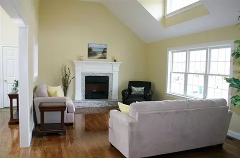 49 Schooner Ln, Hyannis, MA 02601 photo 6