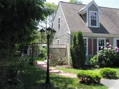 5 Lantern Ln, Mashpee, MA 02649 photo 3