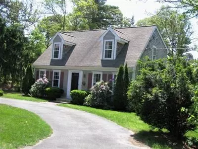 5 Lantern Ln, Mashpee, MA 02649 photo 1