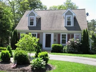 5 Lantern Ln, Mashpee, MA 02649 photo 2