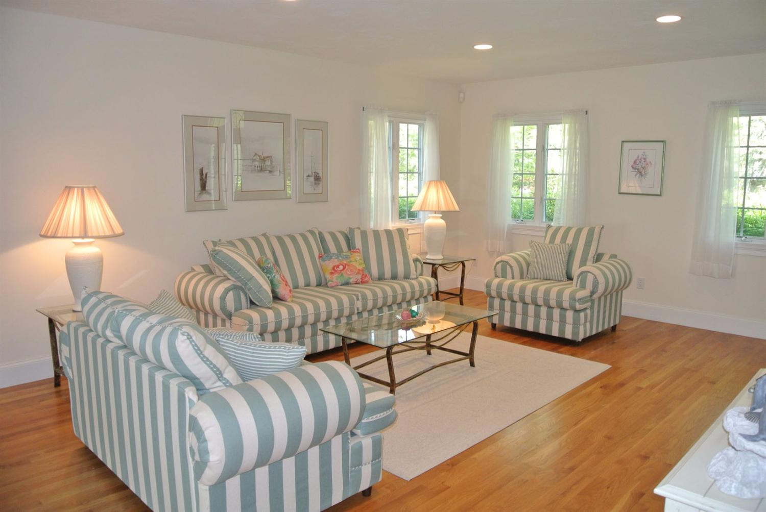 13 Surrey Pl, Mashpee, MA 02649 photo 8