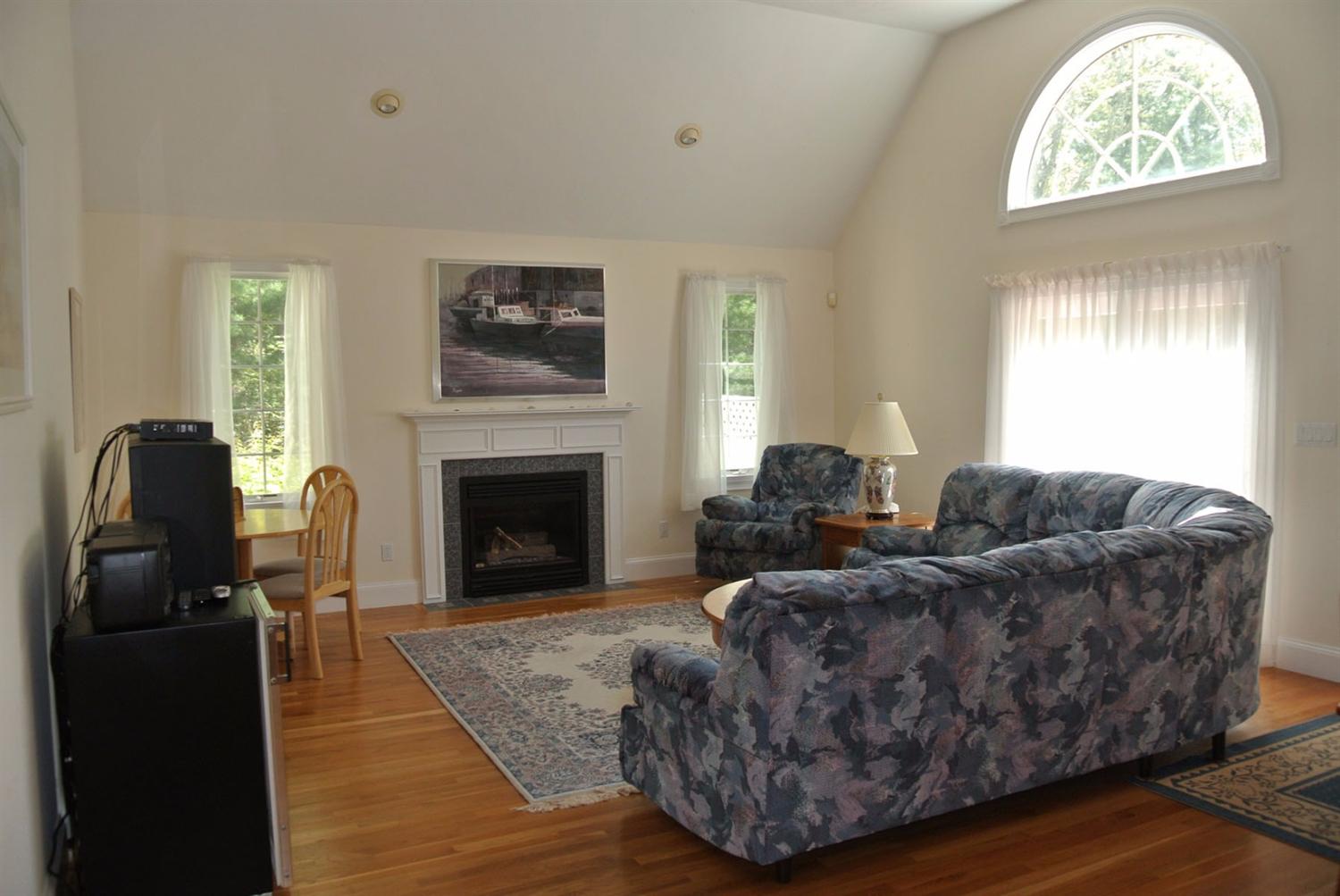 13 Surrey Pl, Mashpee, MA 02649 photo 7