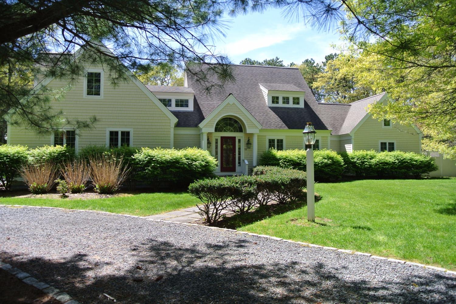 13 Surrey Pl, Mashpee, MA 02649 photo 1