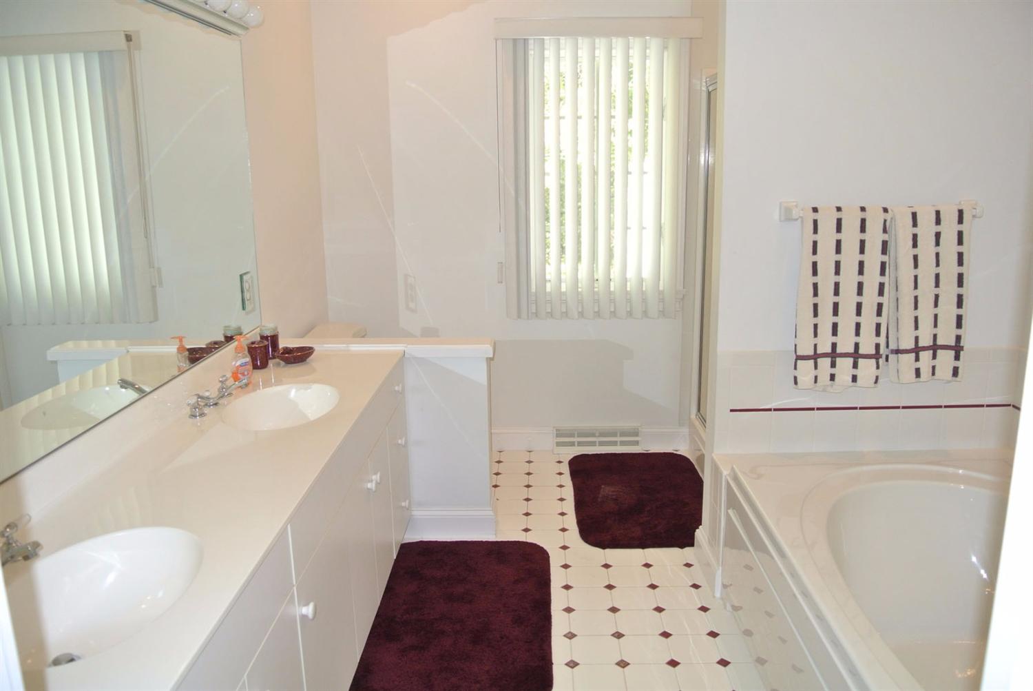 13 Surrey Pl, Mashpee, MA 02649 photo 12
