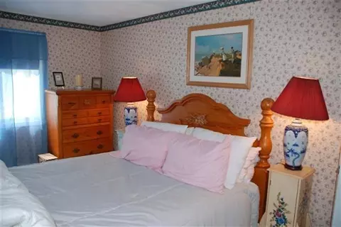 20 Debbie Ln, Mashpee, MA 02649 photo 13