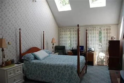 20 Debbie Ln, Mashpee, MA 02649 photo 11