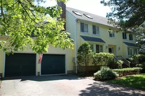 20 Debbie Ln, Mashpee, MA 02649 photo 1