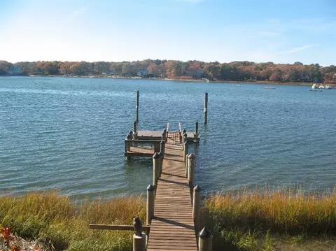 252 Clamshell Cv, Cotuit, MA 02635 photo 3