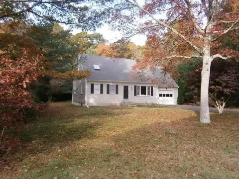 589 Skunknet Rd, Centerville, MA 02632 photo 1