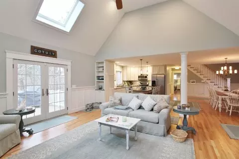 39 Dovetail Ln, Cotuit, MA 02635 photo 4