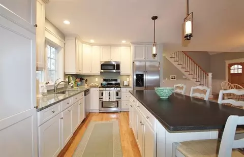 39 Dovetail Ln, Cotuit, MA 02635 photo 12