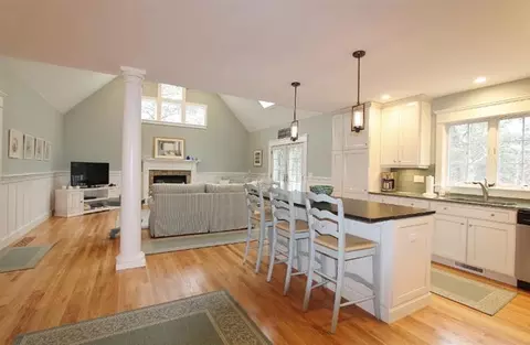 39 Dovetail Ln, Cotuit, MA 02635 photo 2