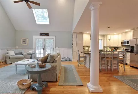 39 Dovetail Ln, Cotuit, MA 02635 photo 5