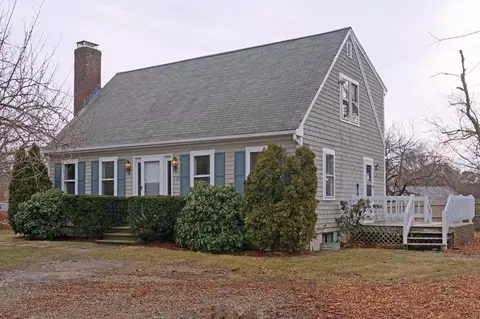 239 Pine St, Centerville, MA 02632 photo 1
