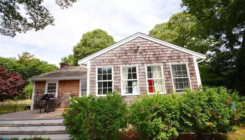 97 Cayuga Ave, Mashpee, MA 02649 photo 2