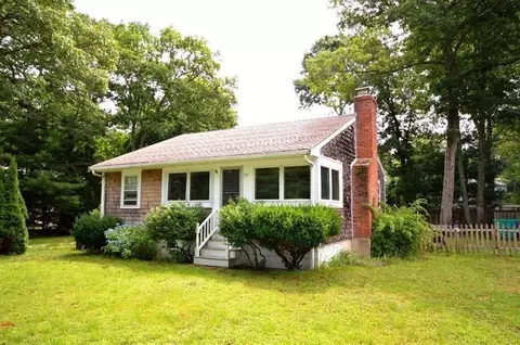97 Cayuga Ave, Mashpee, MA 02649 photo 1