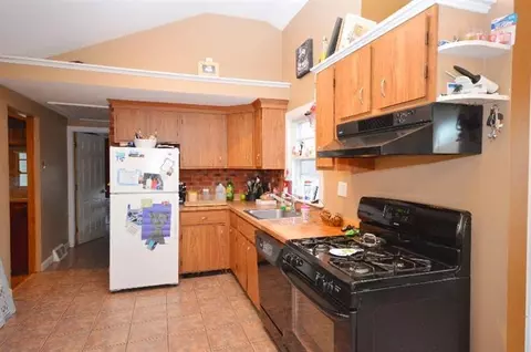 97 Cayuga Ave, Mashpee, MA 02649 photo 8