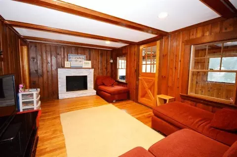 97 Cayuga Ave, Mashpee, MA 02649 photo 4