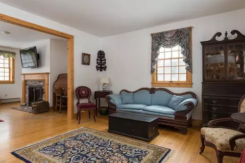276 Old Jail Ln, Barnstable, MA 02630 photo 4