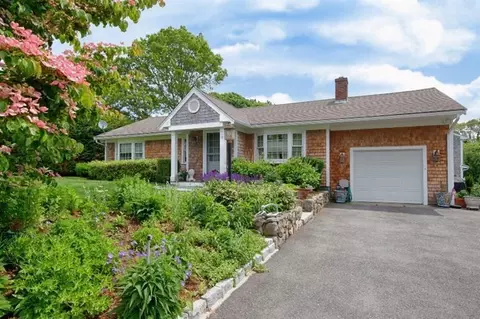 70 Joan Rd, Centerville, MA 02632 photo 2