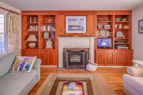 48 Mill St, Edgartown, MA 02539 photo 3