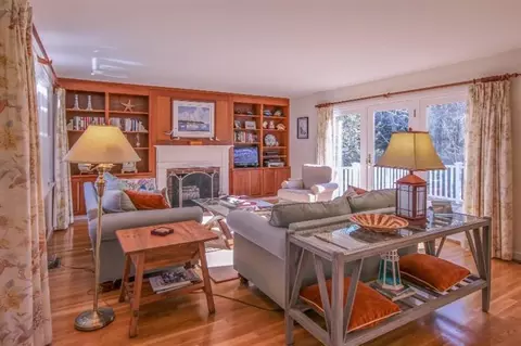 48 Mill St, Edgartown, MA 02539 photo 2