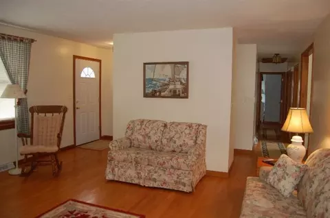 38 Braddock Cir, East Dennis, MA 02641 photo 5