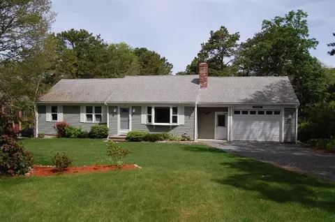 38 Braddock Cir, East Dennis, MA 02641 photo 1