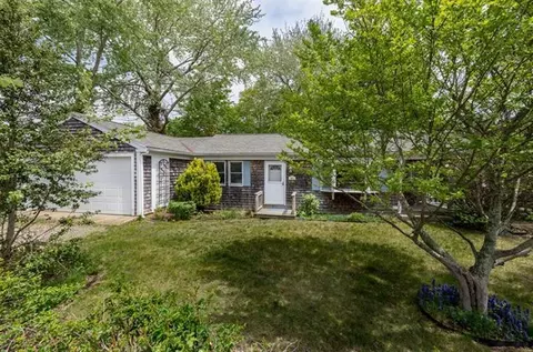 31 Pinehurst Rd, Edgartown, MA 02539 photo 1
