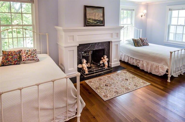 12 Spring St, Vineyard Haven, MA 02568 photo 17