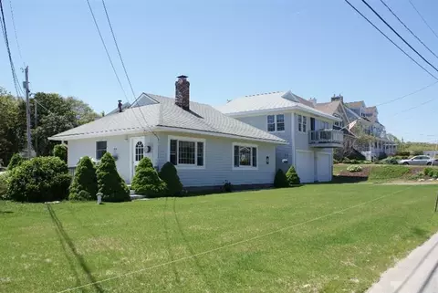 40 Phillips Rd, Sagamore Beach, MA 02562 photo 2