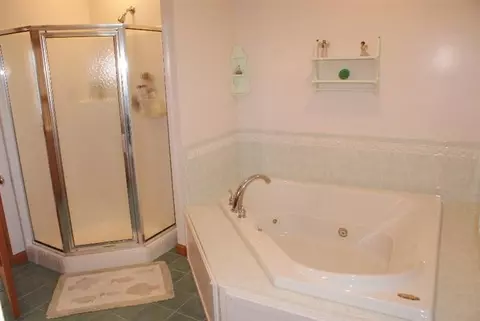 40 Phillips Rd, Sagamore Beach, MA 02562 photo 12