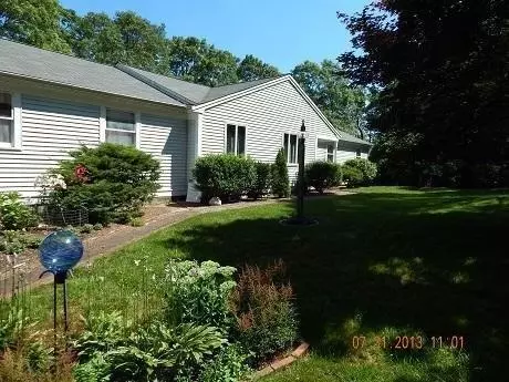 636 River Rd, Marstons Mills, MA 02648 photo 1