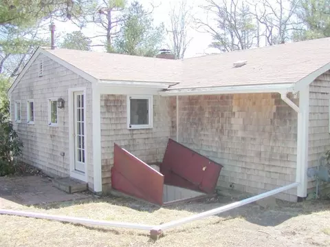 876 Old Stage Rd, Centerville, MA 02632 photo 12