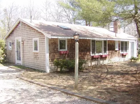 876 Old Stage Rd, Centerville, MA 02632 photo 1