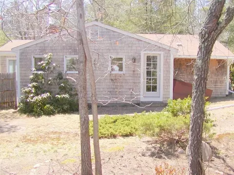 876 Old Stage Rd, Centerville, MA 02632 photo 11