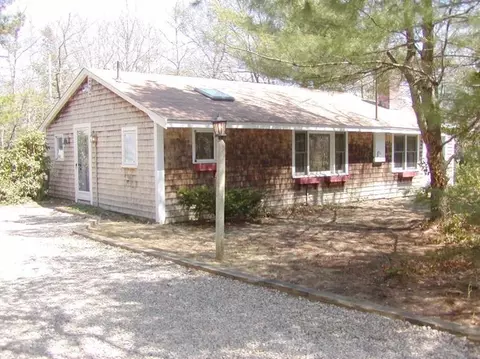 876 Old Stage Rd, Centerville, MA 02632 photo 3