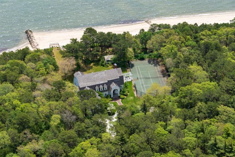 160 Vineyard Rd, Cotuit, MA 02635 photo 2