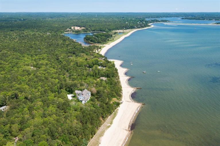 160 Vineyard Rd, Cotuit, MA 02635 photo 1